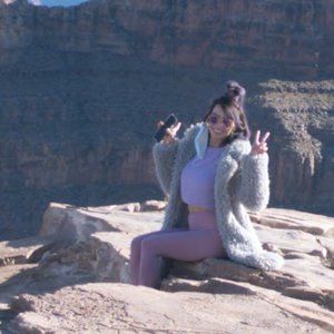 Hi Im Jess and I cry alot.